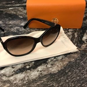 😎EUC TORY BURCH sunglasses 🕶